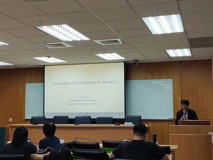 「世界共生與人文創新講座」 郭宗杰院士講座 | 114/11/10（一）10:30-12:00 | 13:30-15:00圖片